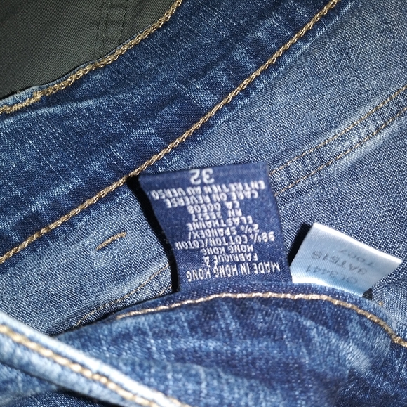 Shorts - Picture 2 of 4